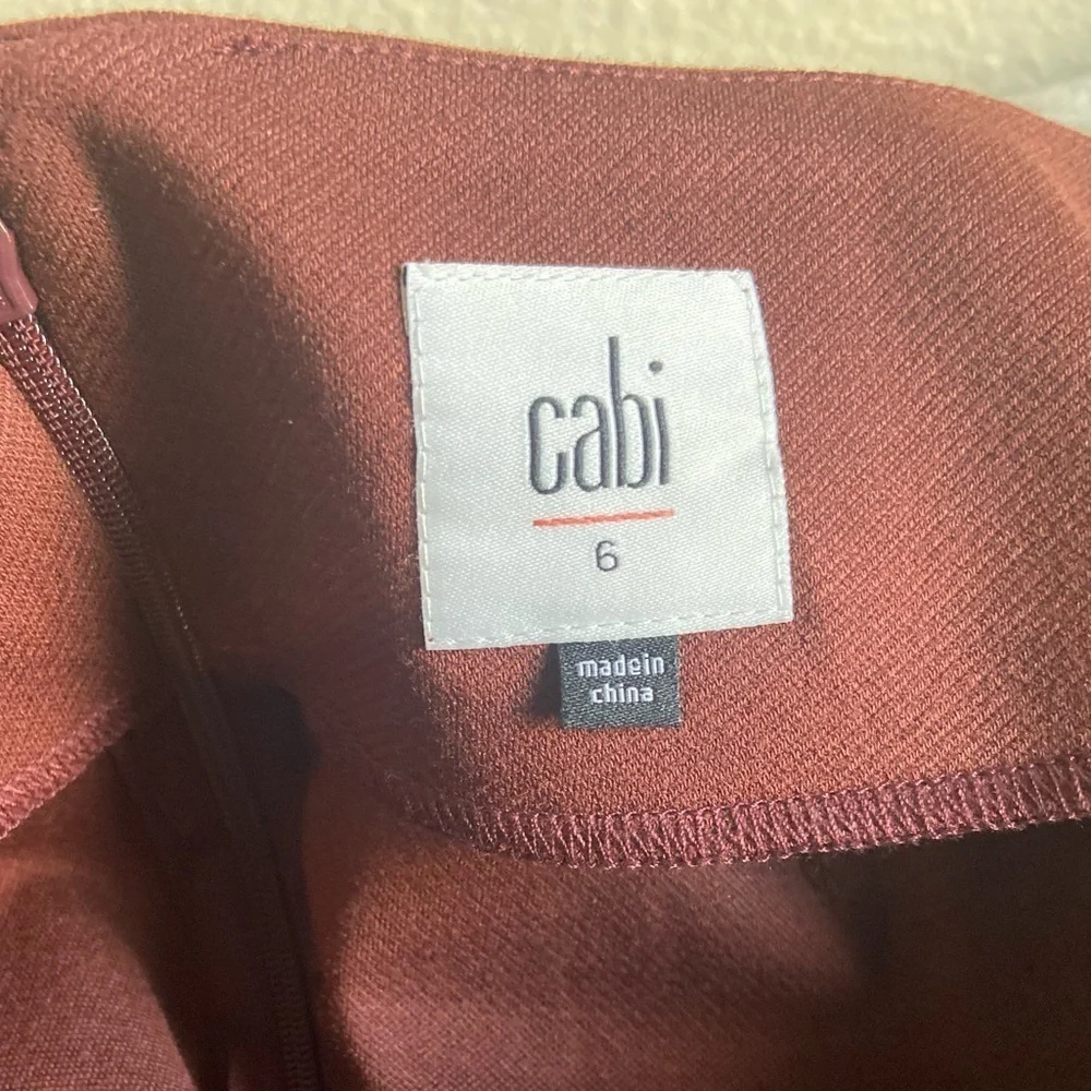 Cabi~Classy~Mid-Weight~Ponte Knit~Midi Skirt~Hemline Side Zippers~Pockets~Size 6
